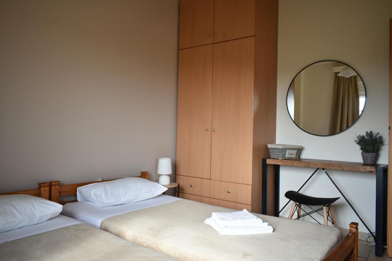 Mini Art Apartments Йеранион Экстерьер фото