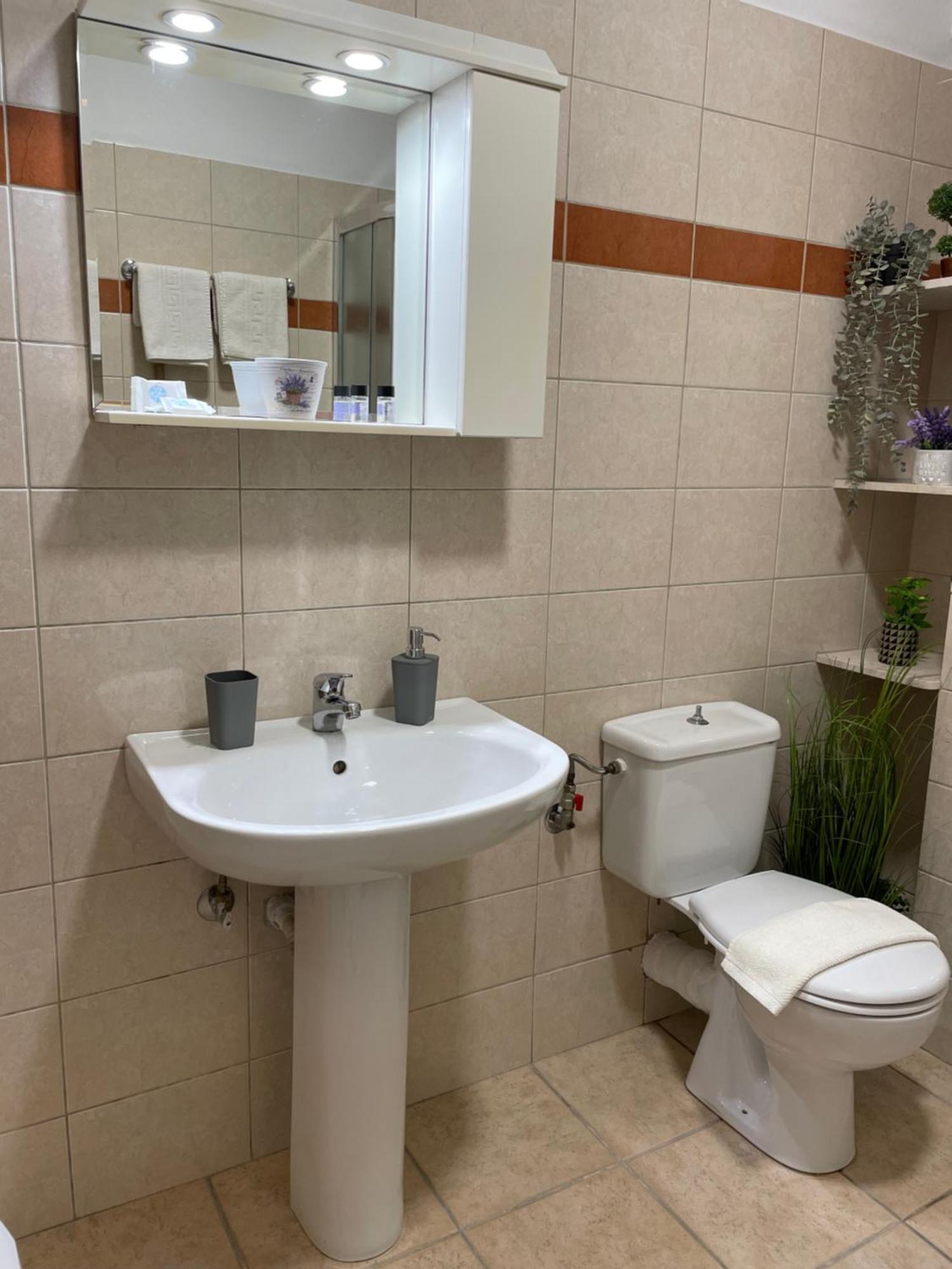 Mini Art Apartments Йеранион Экстерьер фото