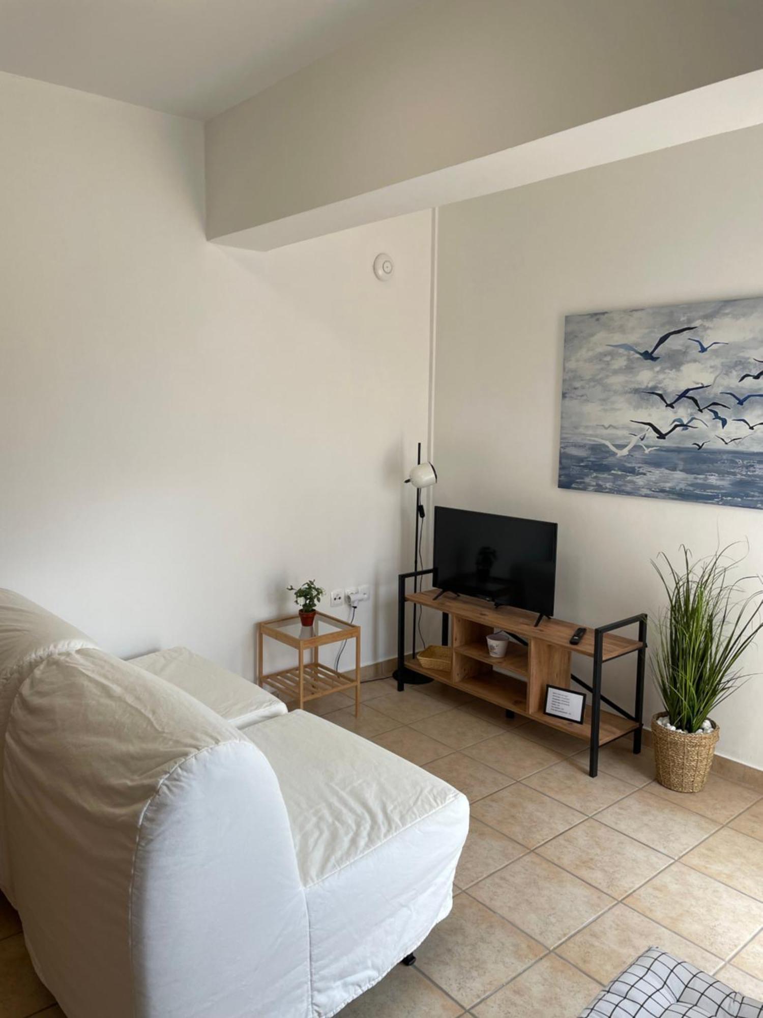 Mini Art Apartments Йеранион Экстерьер фото