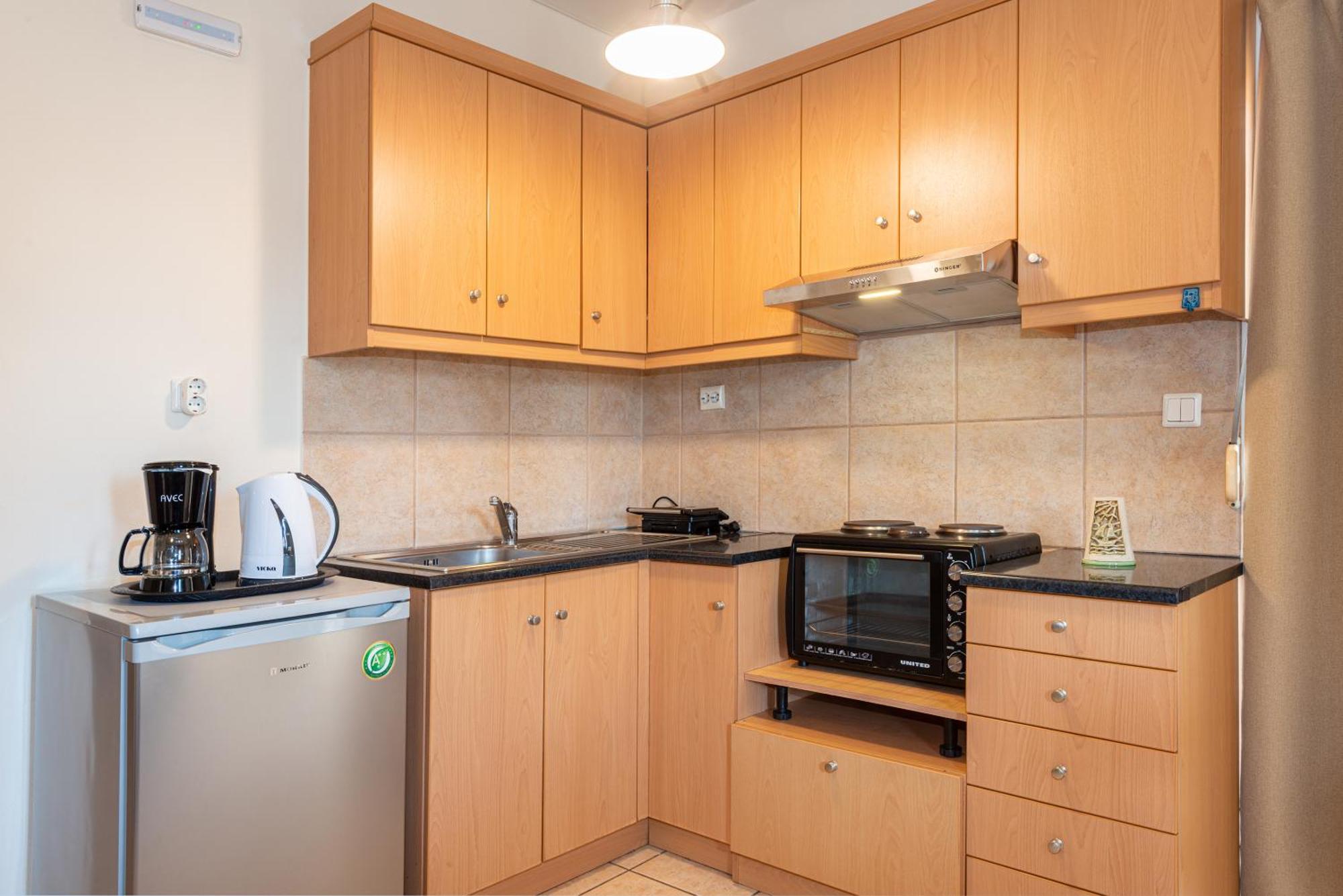 Mini Art Apartments Йеранион Экстерьер фото